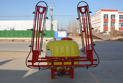 Ang pangunahing katangian ng boom sprayer.