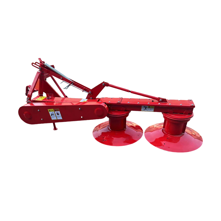 Ang traktor ay naka -mount ng hay mower